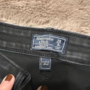 Abercrombie & Fitch curve love black distressed skinny jeans - size 8 Reg